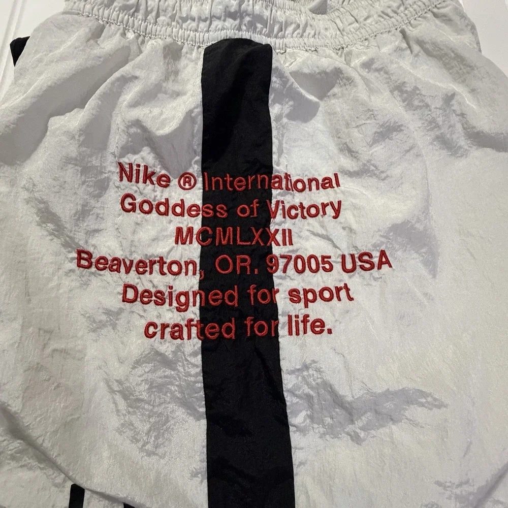 Nike Men's Sportswear Swoosh Woven Shorts CJ4904-100 Men's Size L